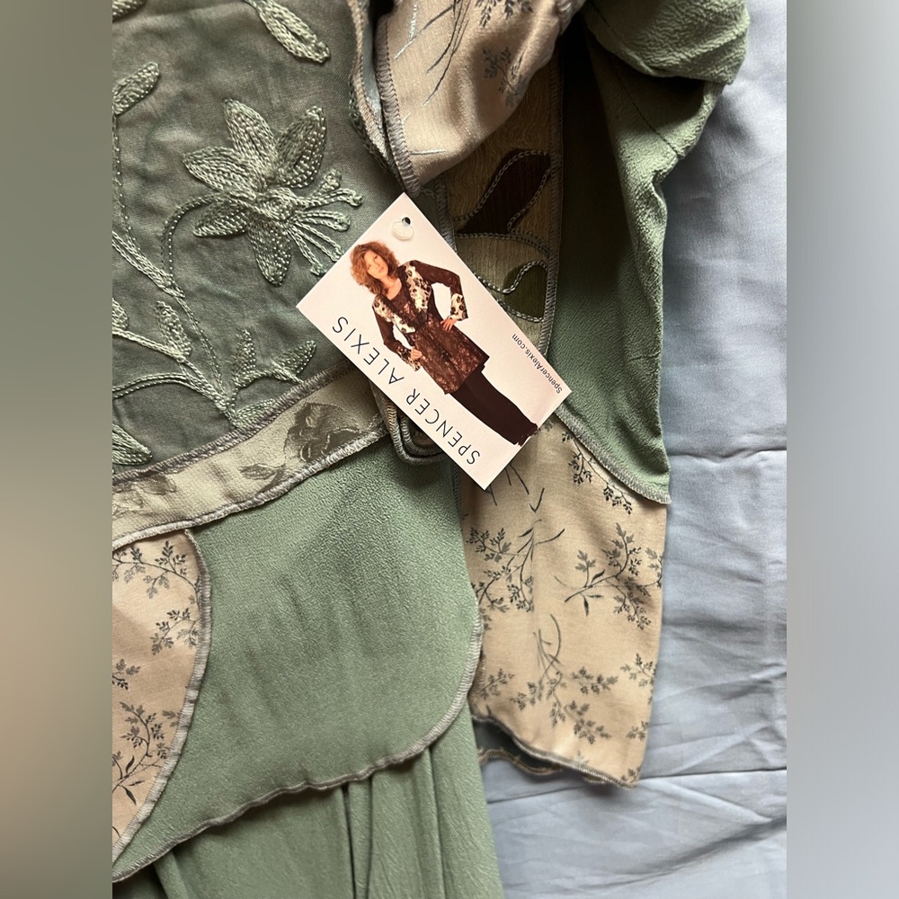 Elegant Sage Green and Cream Patchwork Shirt And Skirt Set - Picture 6 of 12